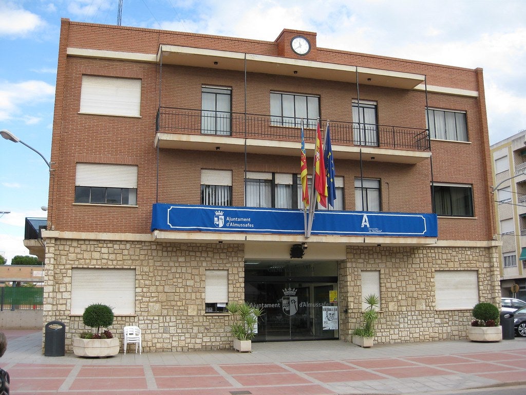 Almussafes aprueba un presupuesto que prioriza medidas que generen empleo tras la delicada situación del sector de la automoción Almussafes aprueba un presupuesto que prioriza medidas que generen empleo tras la delicada situación del sector de la automoción