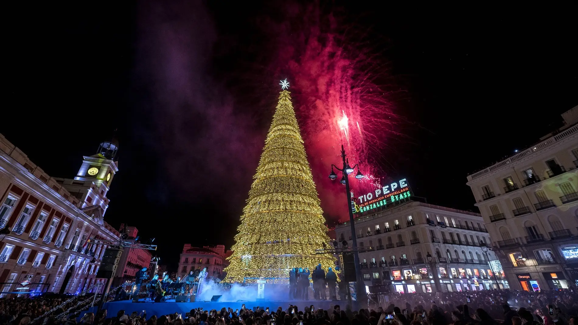 Imagen de archivo de la Puerta del Sol durante la Navidad