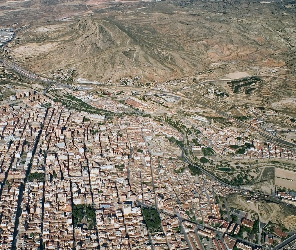 Elche, Elda y Villena son los municipios más poblados de las tres comarcas del Vinalopó que suman más de 531.000 residentes Elche, Elda y Villena son los municipios más poblados de las tres comarcas del Vinalopó que suman más de 531.000 residentes