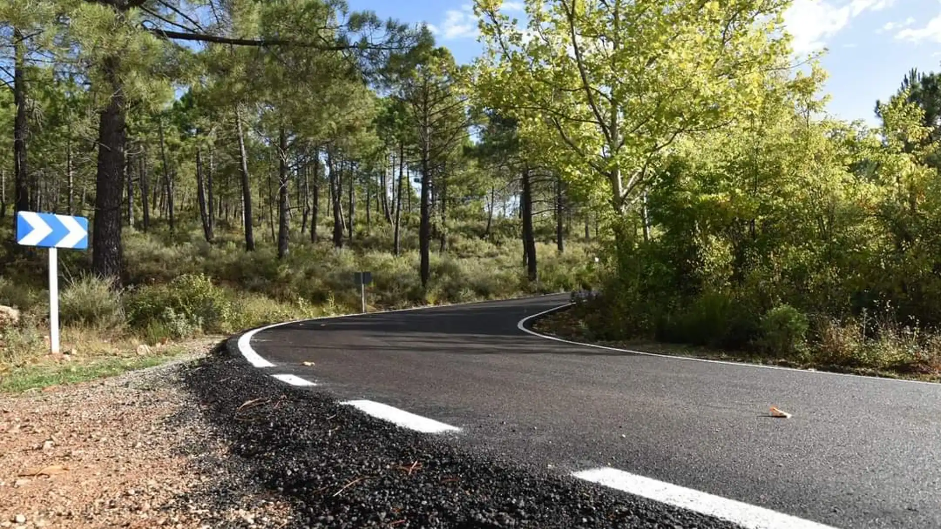 La Diputación invierte más de 830.000 € en los últimos años en la señalización de carreteras provinciales
