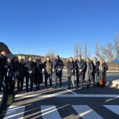 El nuevo vial lo ha inaugurado el presidente de Castilla-La Mancha, en el centro de la imagen