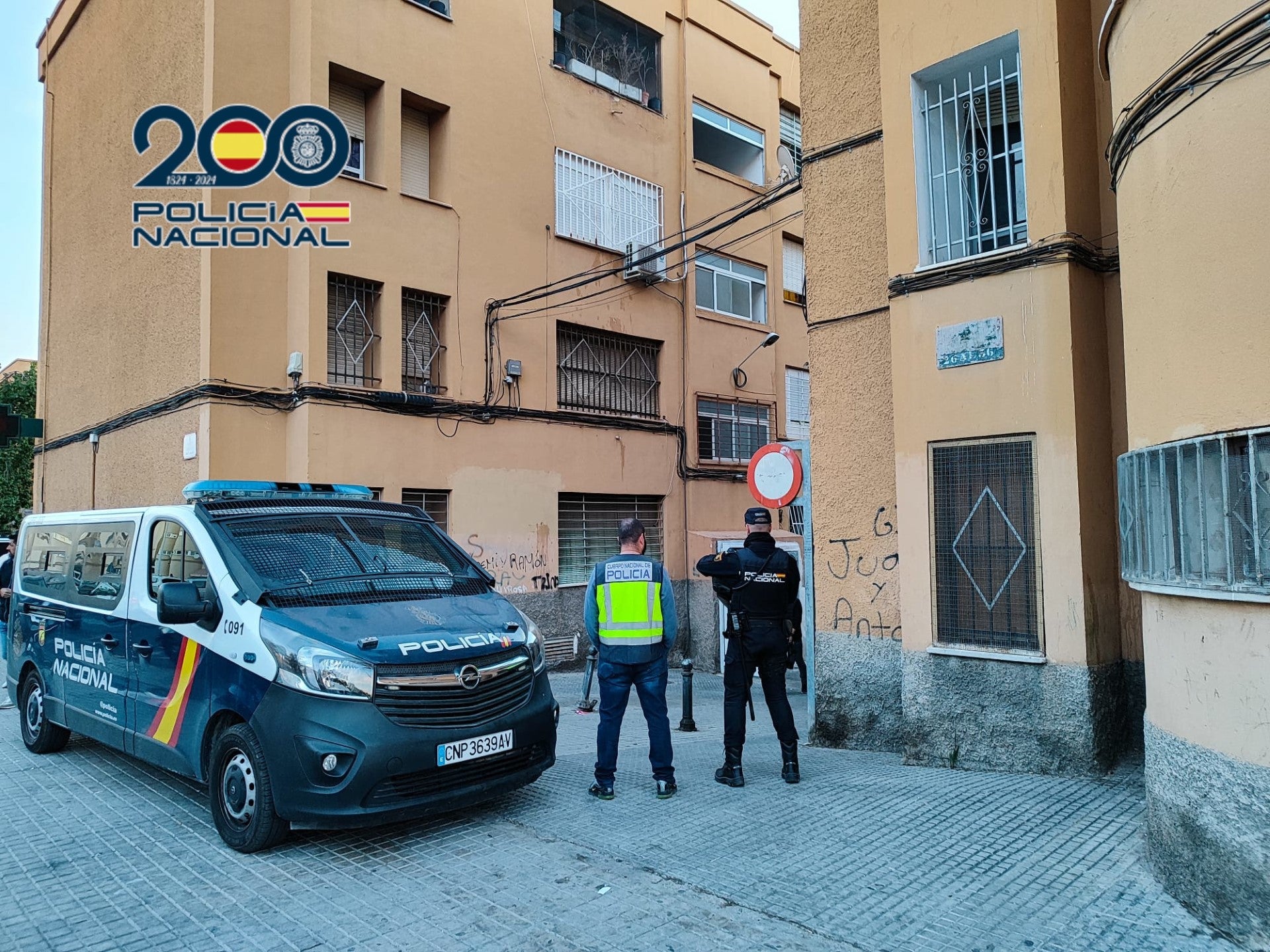 La Policía Nacional desmantela en Elche tres pisos desde los que se vendía al menudeo cocaína y marihuana La Policía Nacional desmantela en Elche tres pisos desde los que se vendía al menudeo cocaína y marihuana