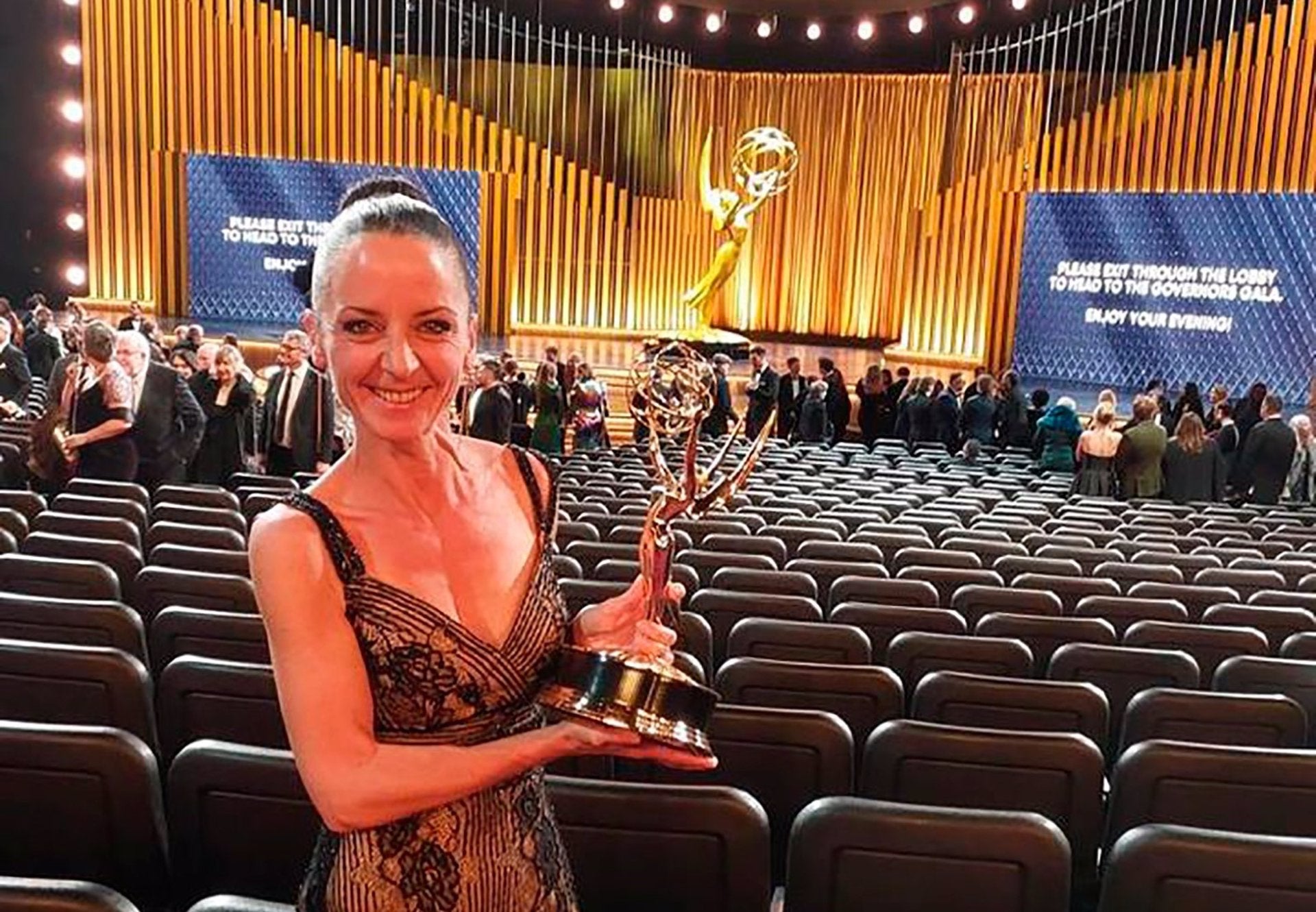 La valenciana Nelly Guimaras gana el Emmy a Mejor Maquillaje Prostético por su trabajo en 'The Last of Us' La valenciana Nelly Guimaras gana el Emmy a Mejor Maquillaje Prostético por su trabajo en 'The Last of Us'
