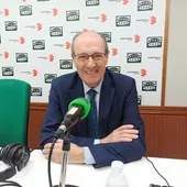 Luis Huete, en los estudios de Onda Cero Ciudad Real Luis Huete, en los estudios de Onda Cero Ciudad Real