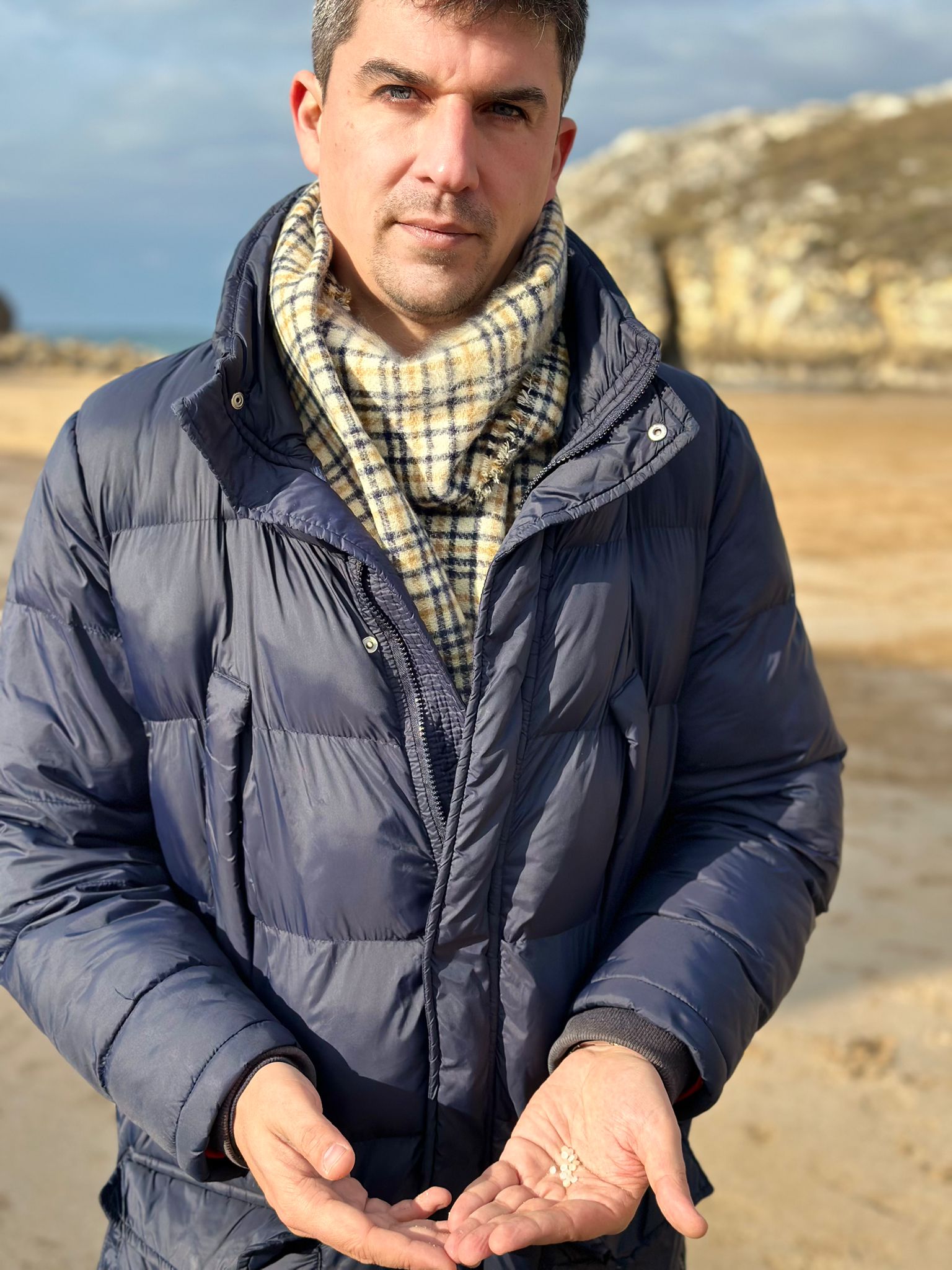 Comienzan a llegar pellets de plásticos a las costas de Cantabria Comienzan a llegar pellets de plásticos a las costas de Cantabria