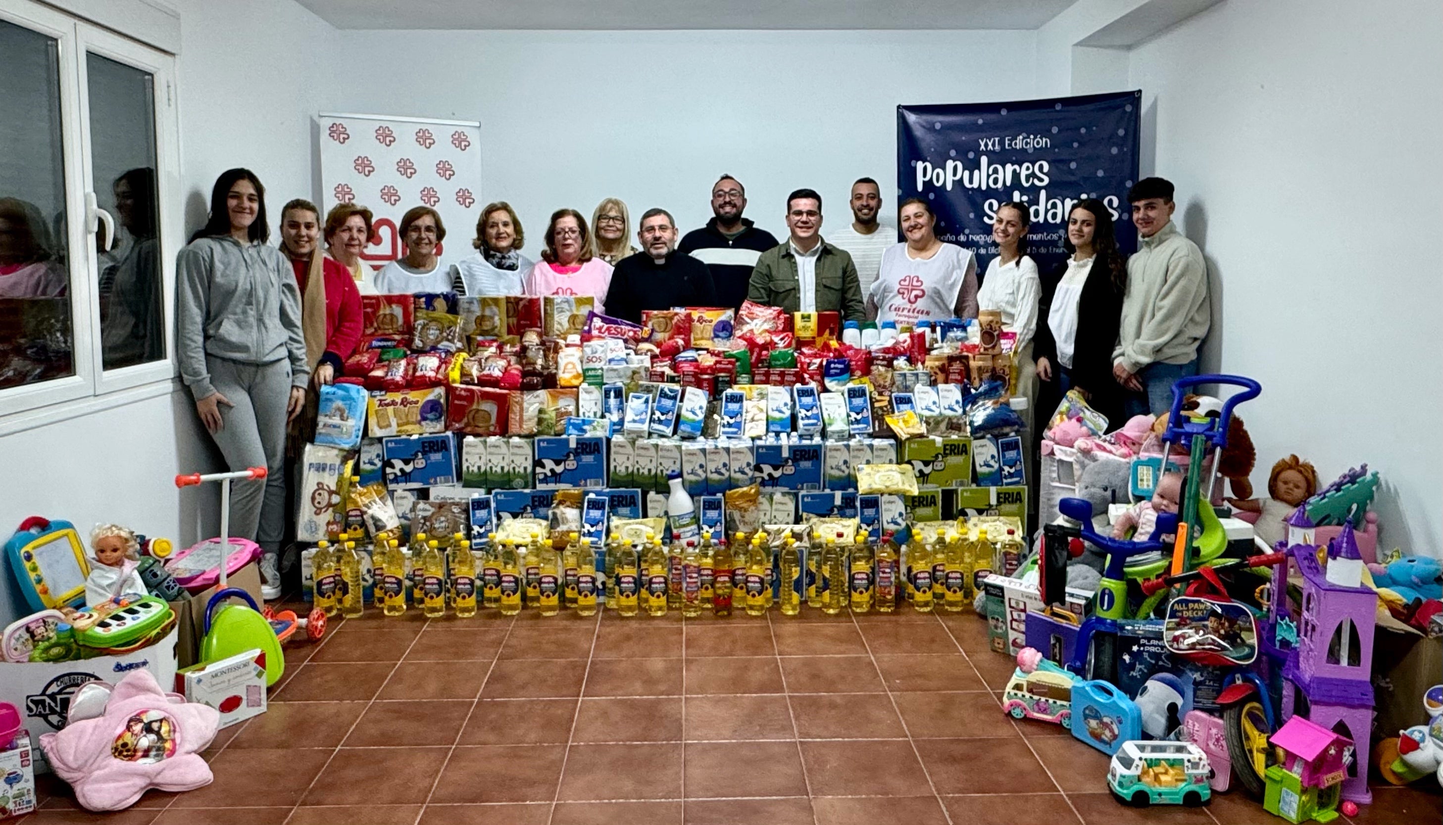 Nuevas Generaciones de Méntrida bate su propio récord con “Populares Solidarios” recogiendo 3000kg de alimentos y 250 juguetes Nuevas Generaciones de Méntrida bate su propio récord con “Populares Solidarios” recogiendo 3000kg de alimentos y 250 juguetes