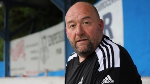 10-1 Manolo Sim&oacute;n, ex entrenador del Covadonga