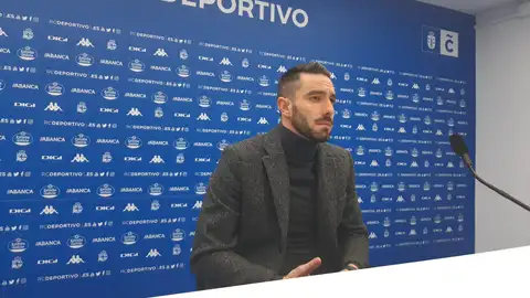 Mackay se despide sin preguntas, pidiendo disculpas, maldiciendo la tarde de Castellón y arropado por capitanes y Alex Bergantiños Despedida de Ian Mackay, en Riazor, el 10 de enero de 2023