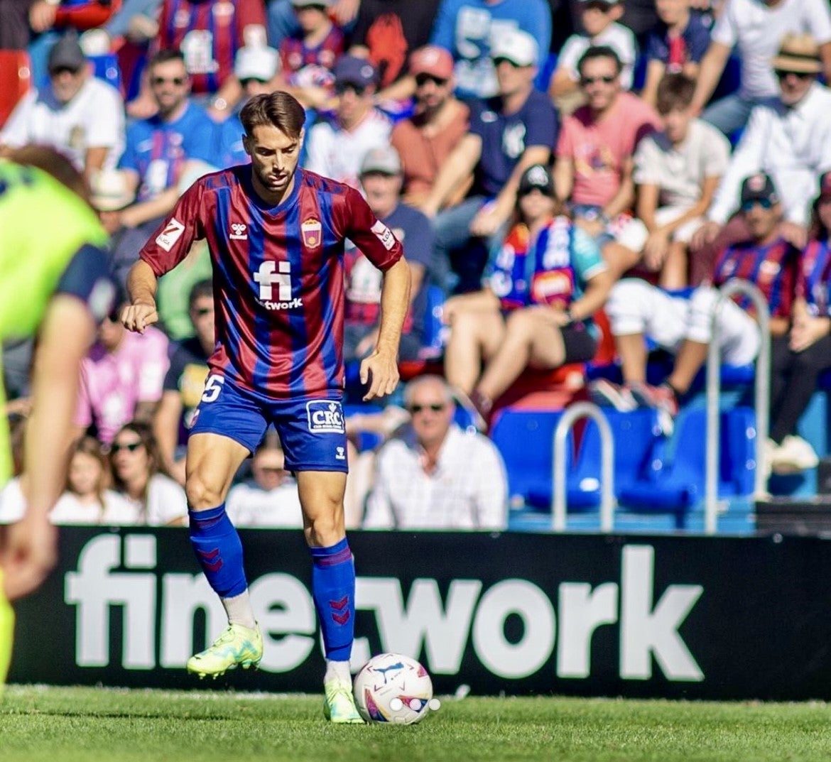 Miguel Marí ultima su salida del Eldense para fichar por el Hércules Miguel Marí ultima su salida del Eldense para fichar por el Hércules