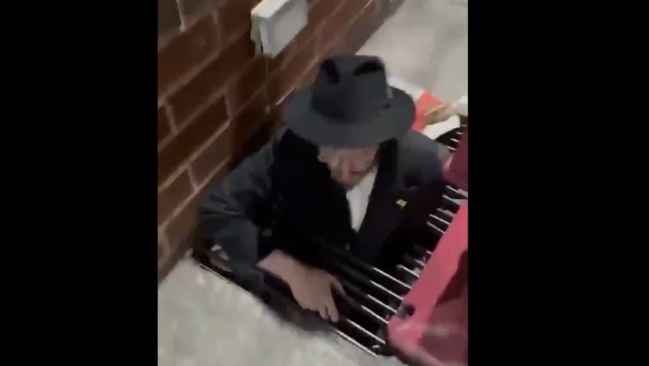 La policía de Nueva York descubre túneles secretos en una sinagoga La policía de Nueva York descubre túneles secretos en una sinagoga