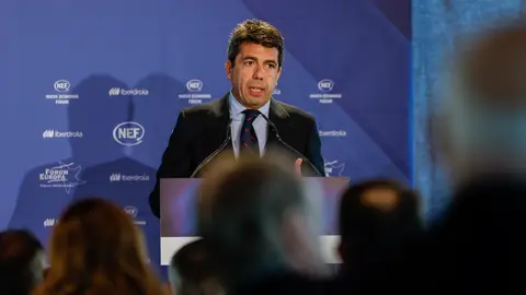 El president de la Generalitat, Carlos Mazón, durante la presentación de la alcaldesa de València, María José Catalá, como ponente del desayuno informativo organizado por Fórum Europa-Tribuna Mediterránea. El president de la Generalitat, Carlos Mazón, durante la presentación de la alcaldesa de València, María José Catalá, como ponente del desayuno informativo organizado por Fórum Europa-Tribuna Mediterránea.