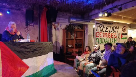 El exportavoz del Frente Popular por la Liberación de Palestina, Fayez Badawi, protagoniza un coloquio en Can Liro de Manacor (Mallorca)