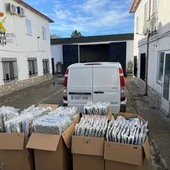 La Guardia Civil incauta 218 kg de marihuana envasada al vacío lista para ser transportada en la localidad de Santa Olalla La Guardia Civil incauta 218 kg de marihuana envasada al vacío lista para ser transportada en la localidad de Santa Olalla