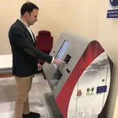 Guillermo Arroyo ha utilizado la máquina táctil Guillermo Arroyo ha utilizado la máquina táctil