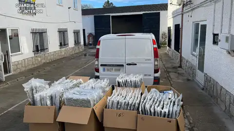 Material incautado por la Guardia Civil Material incautado por la Guardia Civil