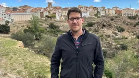 Miembros de Inicitiva dejan el partido y pasan a Compromís: "No buscamos abrir grietas, sino cerrarlas" Miembros de Inicitiva dejan el partido y pasan a Compromís: "No buscamos abrir grietas, sino cerrarlas"