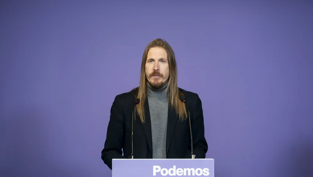 El portavoz de Podemos Pablo Fernández durante una rueda de prensa, en la sede de Podemos, a 8 de enero de 2024 El portavoz de Podemos Pablo Fernández durante una rueda de prensa, en la sede de Podemos, a 8 de enero de 2024