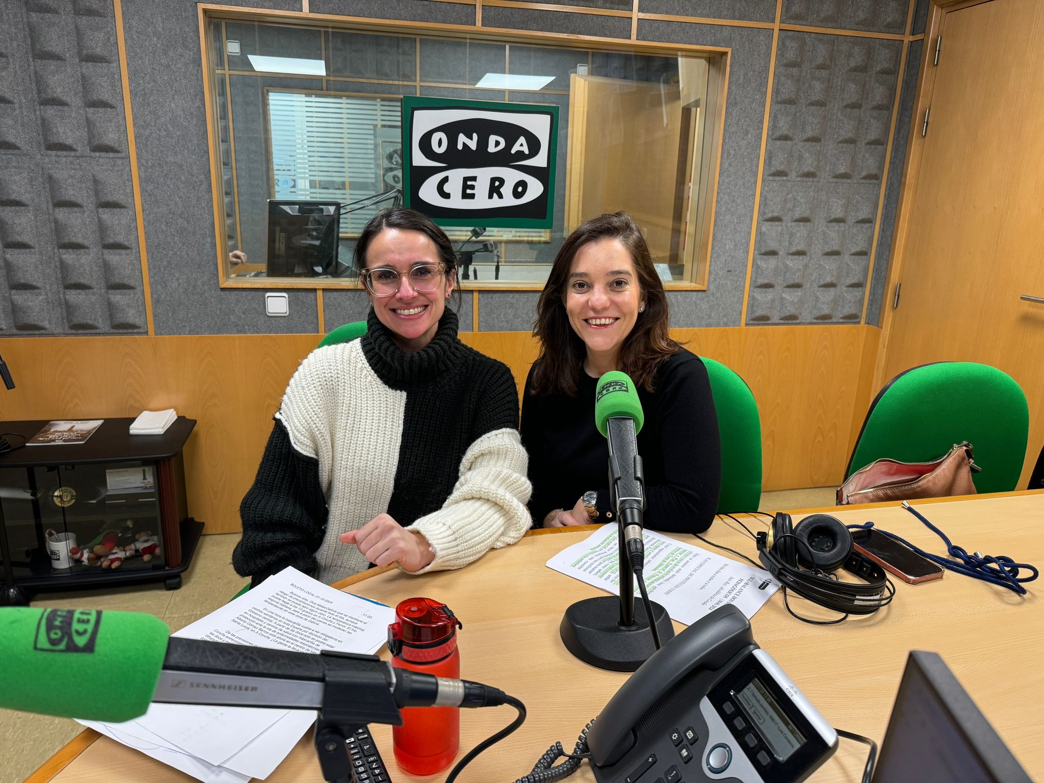 Inés Rey: "El conselleiro me toma el pelo con una carta indicándome que limpie los plásticos que llegaron a las playas de A Coruña" Inés Rey: "El conselleiro me toma el pelo con una carta indicándome que limpie los plásticos que llegaron a las playas de A Coruña"