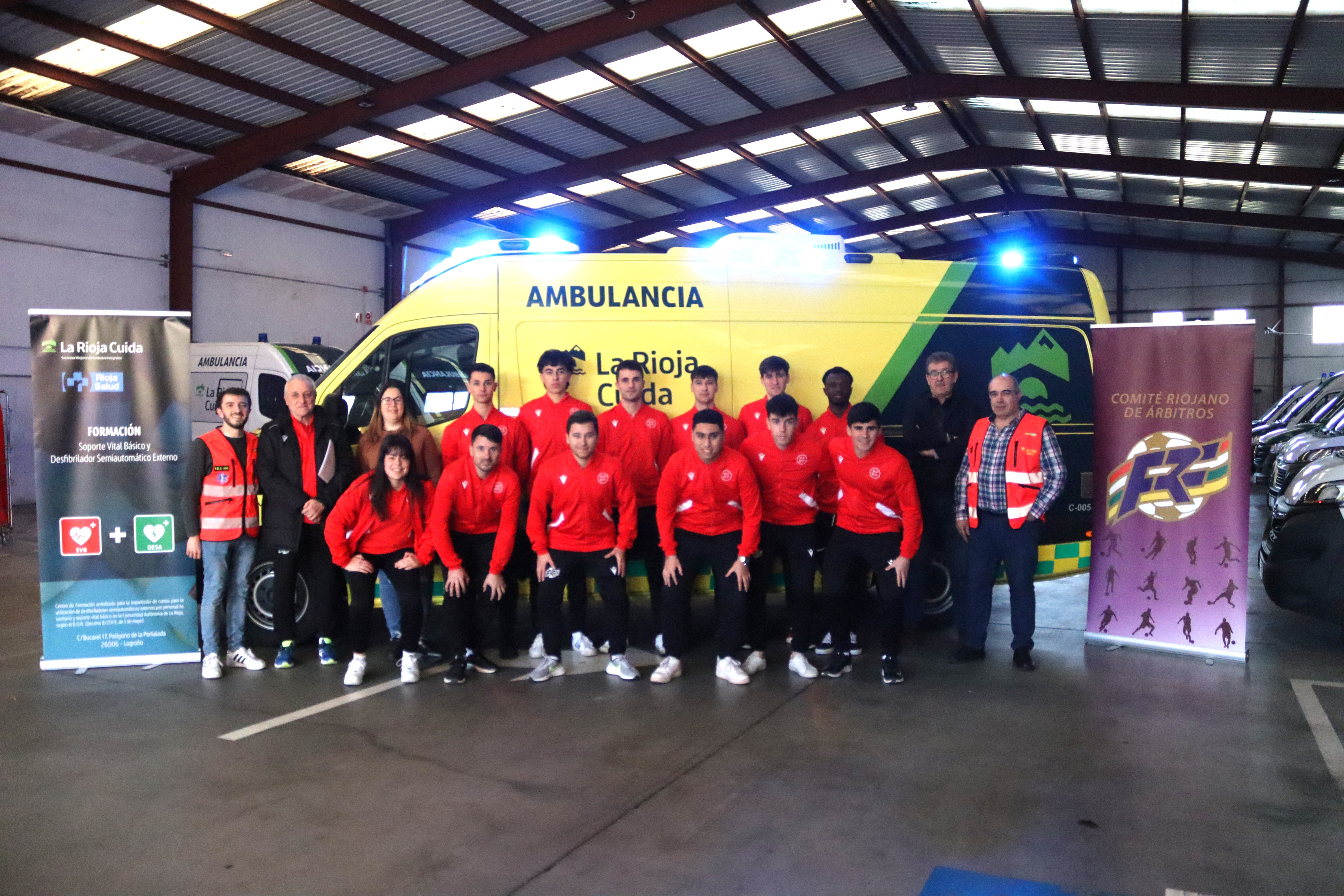 Los árbitros riojanos aprenden a usar desfibriladores Los árbitros riojanos aprenden a usar desfibriladores
