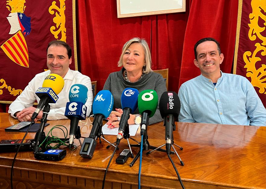 Vinaròs presenta a su nuevo equipo municipal, formado por PVI, PP y VOX Vinaròs presenta a su nuevo equipo municipal, formado por PVI, PP y VOX