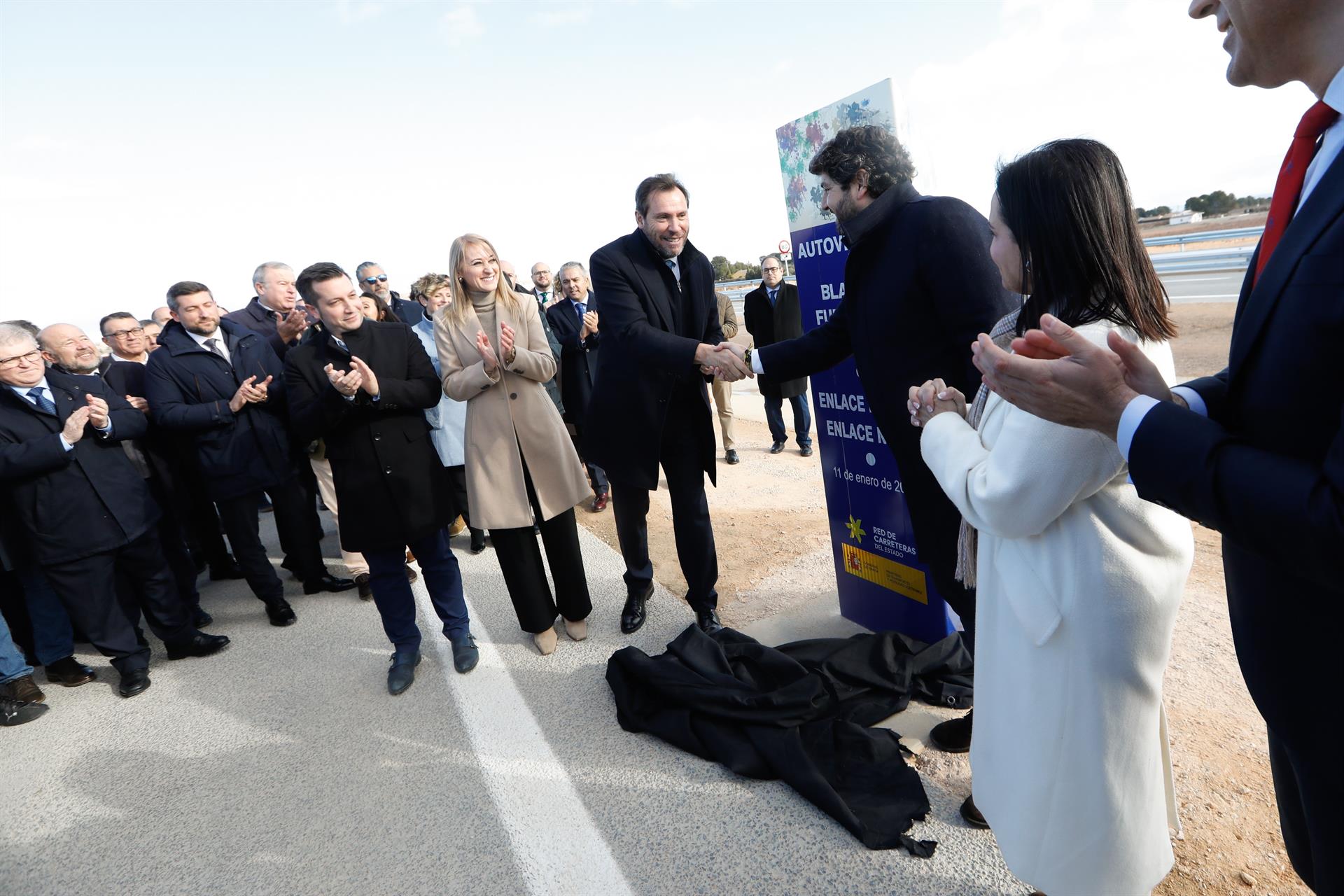 Inaugurado el último tramo de la autovía A-33 que conectará Murcia y Valencia por el interior Inaugurado el último tramo de la autovía A-33 que conectará Murcia y Valencia por el interior