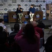 Los hermanos Márquez durante un evento de Estrella Galicia Los hermanos Márquez durante un evento de Estrella Galicia