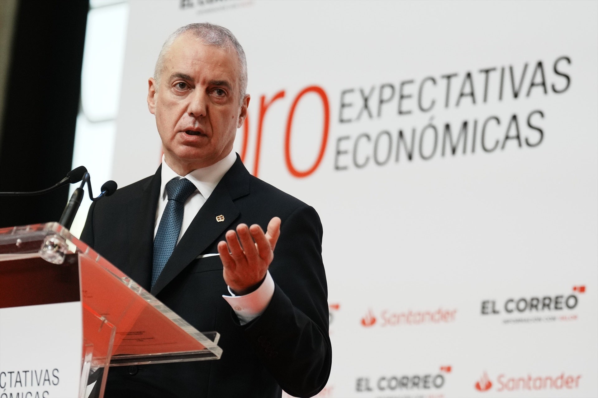 Urkullu pide al Gobierno que transfiera "ya" también a Euskadi la competencia de migración Urkullu pide al Gobierno que transfiera "ya" también a Euskadi la competencia de migración