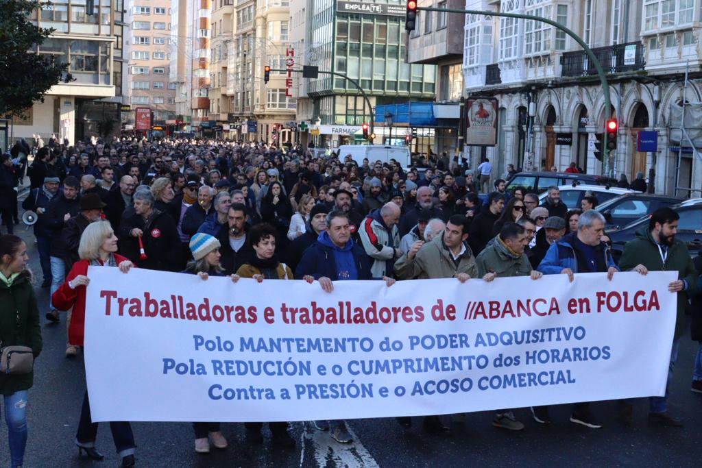 Huelga de los empleados de ABANCA por la pérdida de poder adquisitivo y reclamando más seguridad en las sucursales Huelga de los empleados de ABANCA por la pérdida de poder adquisitivo y reclamando más seguridad en las sucursales