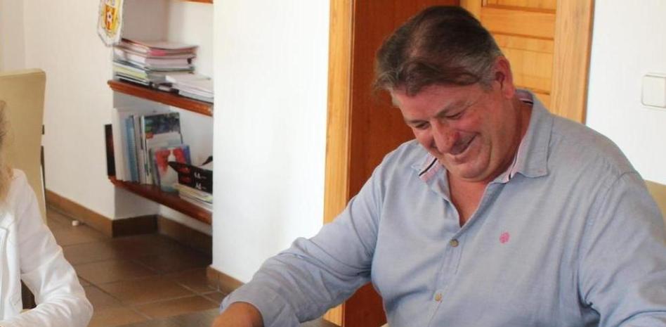 La policía de Baleares, "indignada y sorprendida" porque el ex alto cargo del Govern Serra Ferrer niega la agresión La policía de Baleares, "indignada y sorprendida" porque el ex alto cargo del Govern Serra Ferrer niega la agresión