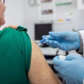 Once centros de salud extremeños abren desde este jueves por la tarde para vacunar sin cita contra gripe y Covid