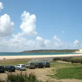 Vista general de la playa de Bolonia, a pocos kilómetros de Tarifa. Vista general de la playa de Bolonia, a pocos kilómetros de Tarifa.