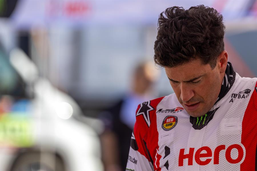 Joan Barreda abandona el Dakar tras un problema mecánico en su moto Joan Barreda abandona el Dakar tras un problema mecánico en su moto