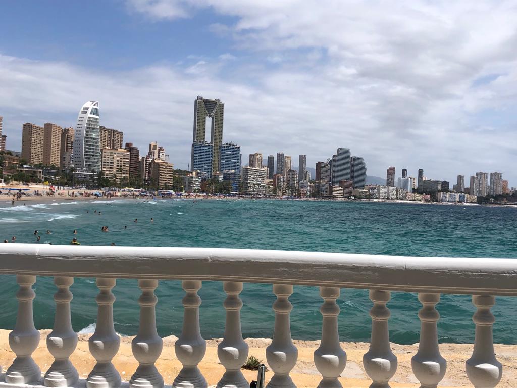 Hosbec mira al cielo con la esperanza de que el buen tiempo aumente las reservas para Benidorm Hosbec mira al cielo con la esperanza de que el buen tiempo aumente las reservas para Benidorm
