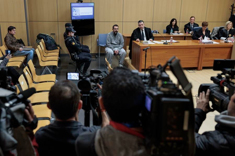 La acusación en el parricidio de Sueca dice que nunca ha visto un asesinato más cruel La acusación en el parricidio de Sueca dice que nunca ha visto un asesinato más cruel