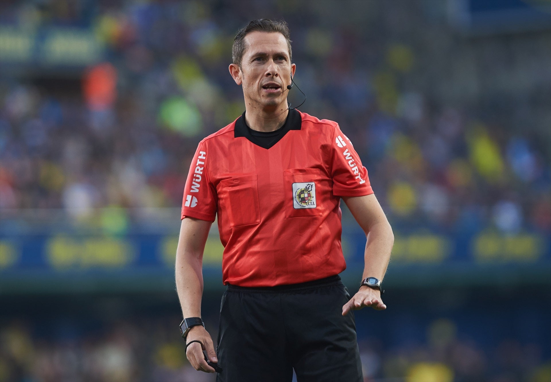 González González, ex árbitro, sobre el caso Negreira: "Entiendo que querrían sacar algún beneficio deportivo" González González, ex árbitro, sobre el caso Negreira: "Entiendo que querrían sacar algún beneficio deportivo"