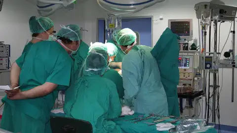 La demora quirúrgica aumenta en 9 días en diciembre, pero se reduce a la mitad los pacientes en espera con prioridad 1 La demora quirúrgica aumenta en 9 días en diciembre, pero se reduce a la mitad los pacientes en espera con prioridad 1