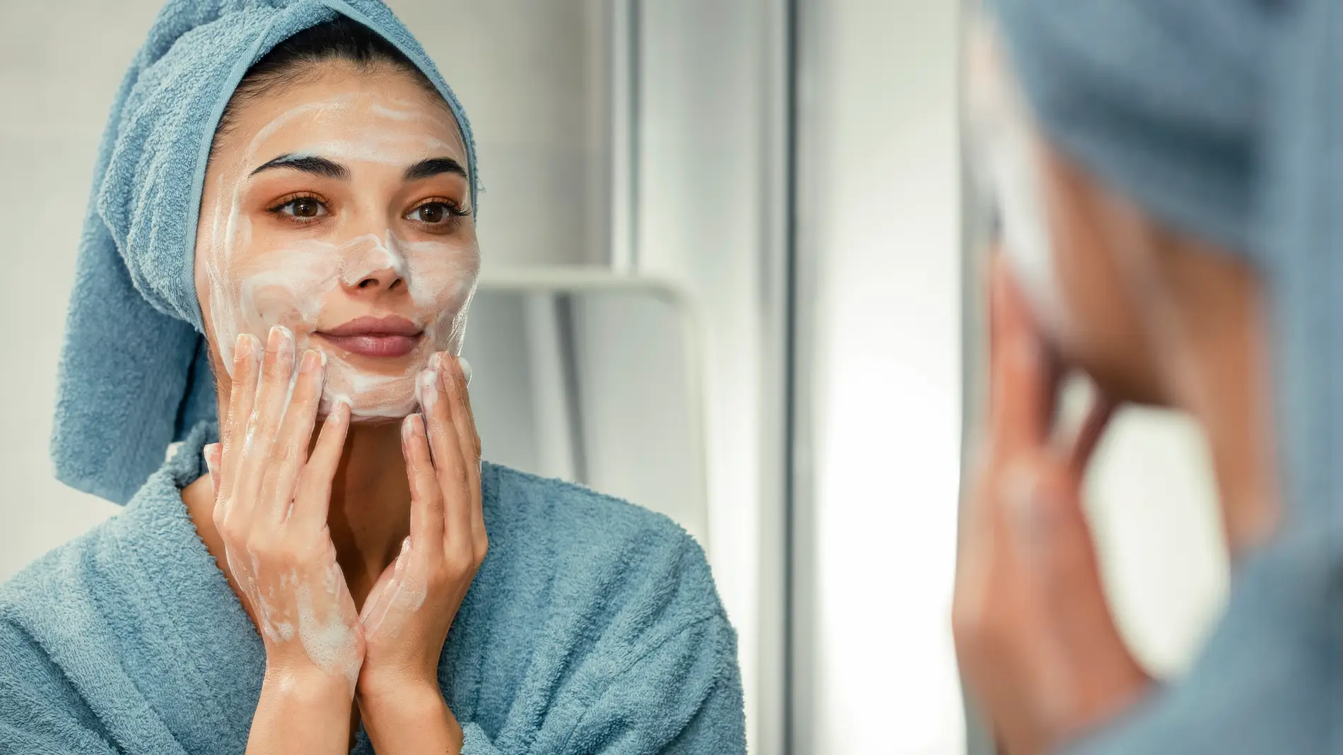 Así debe ser el skin care perfecto, según los dermatólogos: todos los pasos a seguir