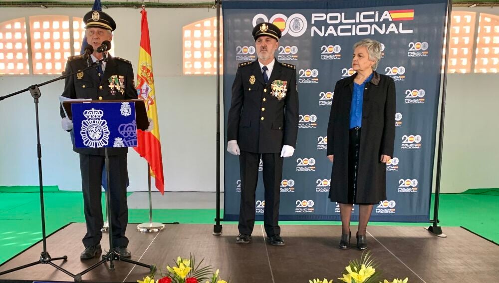 La subdelegada del Gobierno junto al comisario provincial 