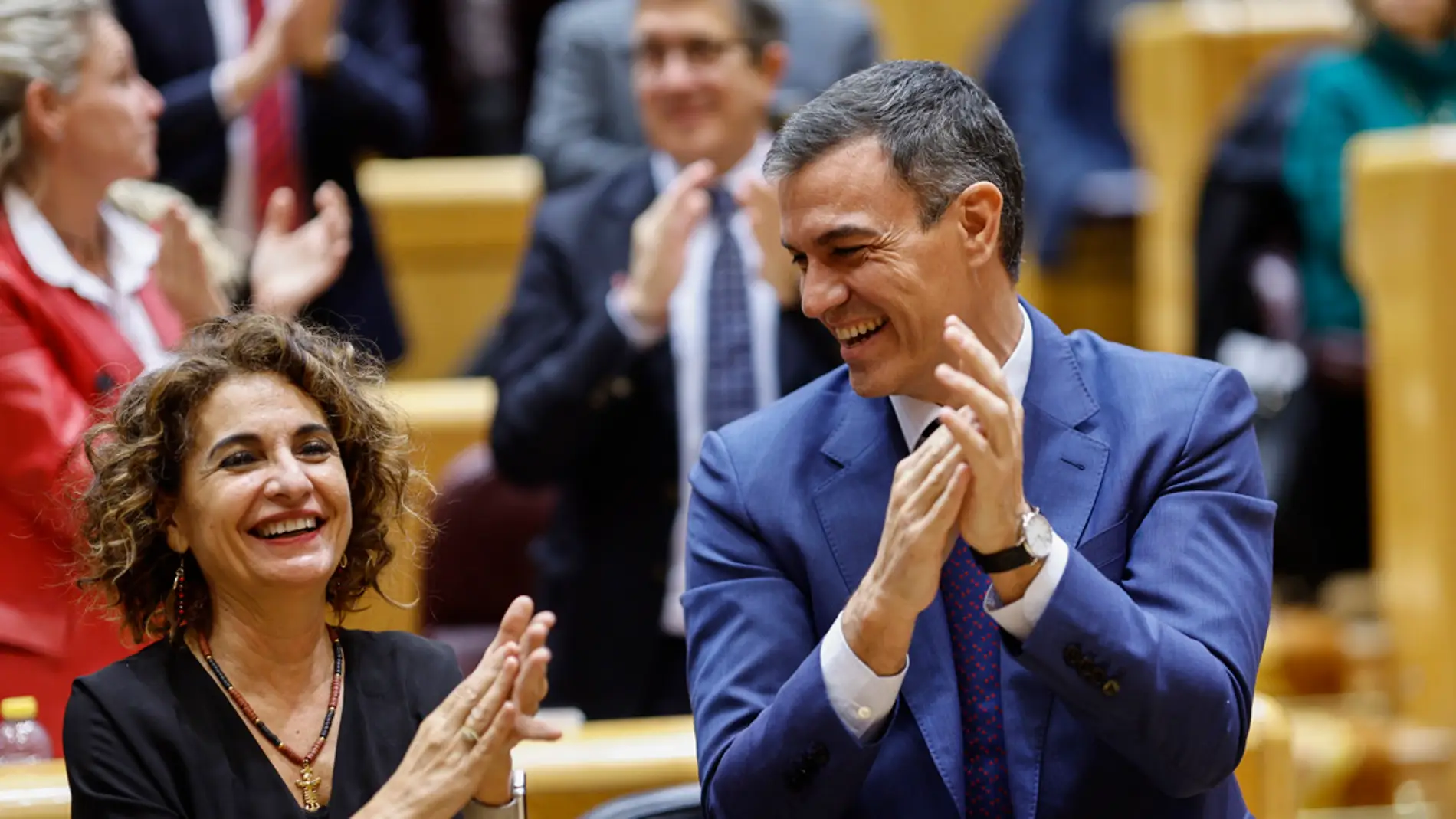 Pedro Sánchez y la vicepresidenta primera y ministra de Hacienda, María Jesús Montero, durante la votación de los tres decretos del Gobierno la semana pasada