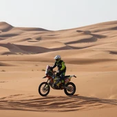 Imagen del motorista Carles Falcón durante una etapa del Dakar Imagen del motorista Carles Falcón durante una etapa del Dakar