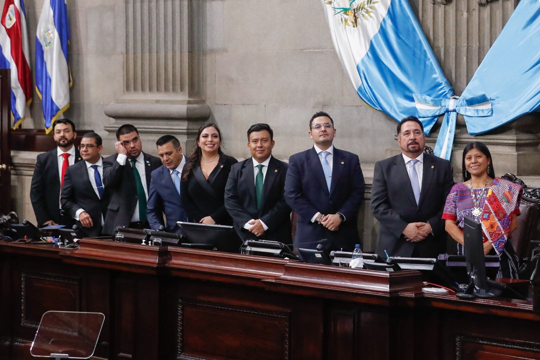 Un clima de tensión dentro y fuera del Congreso de Guatemala retrasa la investidura de Arévalo Un clima de tensión dentro y fuera del Congreso de Guatemala retrasa la investidura de Arévalo