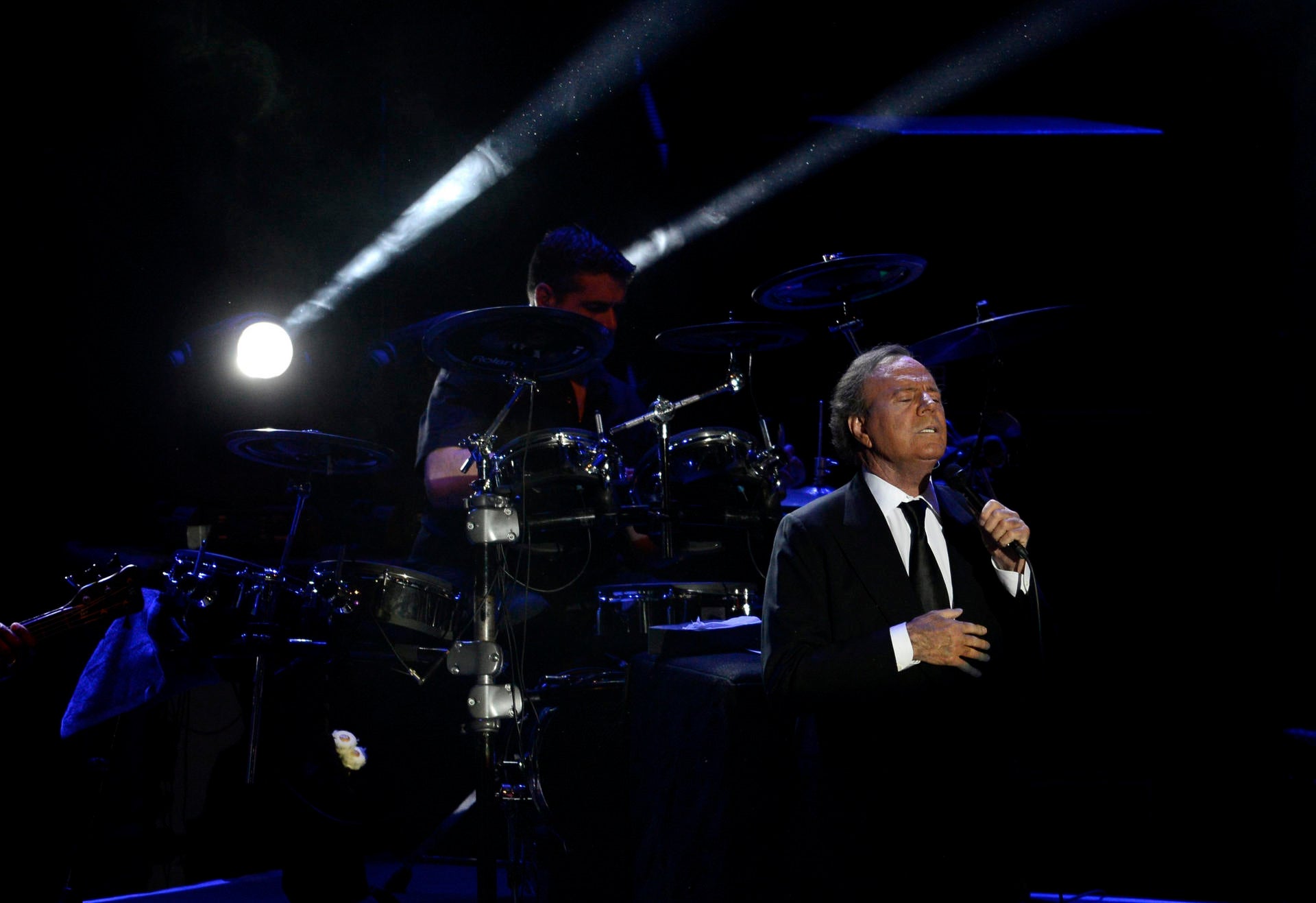 Julio Iglesias, retenido en un aeropuerto de Punta Cana por llevar 42 kilos de comida Julio Iglesias, retenido en un aeropuerto de Punta Cana por llevar 42 kilos de comida