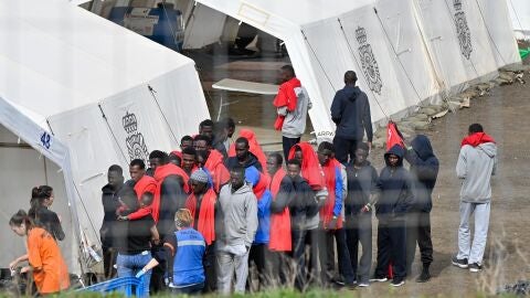 El centro de atención temporal de extranjeros (CATE) de San Andrés, en El Hierro, alberga a más de 450 personas llegadas este fin de semana 