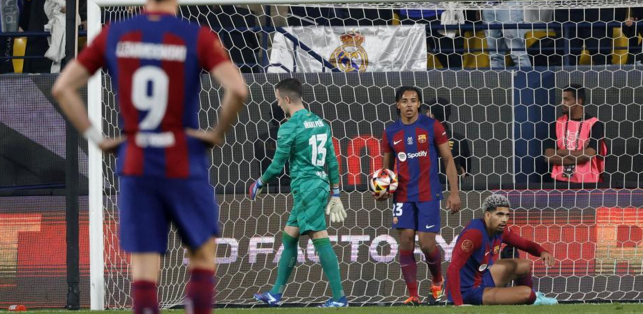 El Madrid atropella el Barça a la final de la Supercopa El Madrid atropella el Barça a la final de la Supercopa
