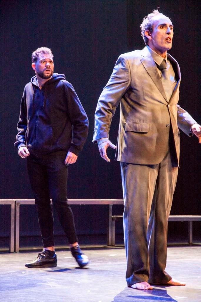 Hamlet de Suc de Teatre-La Tarumba gana el Concurso Nacional de Teatro Amateur en Utiel Hamlet de Suc de Teatre-La Tarumba gana el Concurso Nacional de Teatro Amateur en Utiel