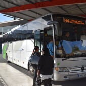 Un autocar de Vectalia que hace el itinerario Alicante-Alcoy