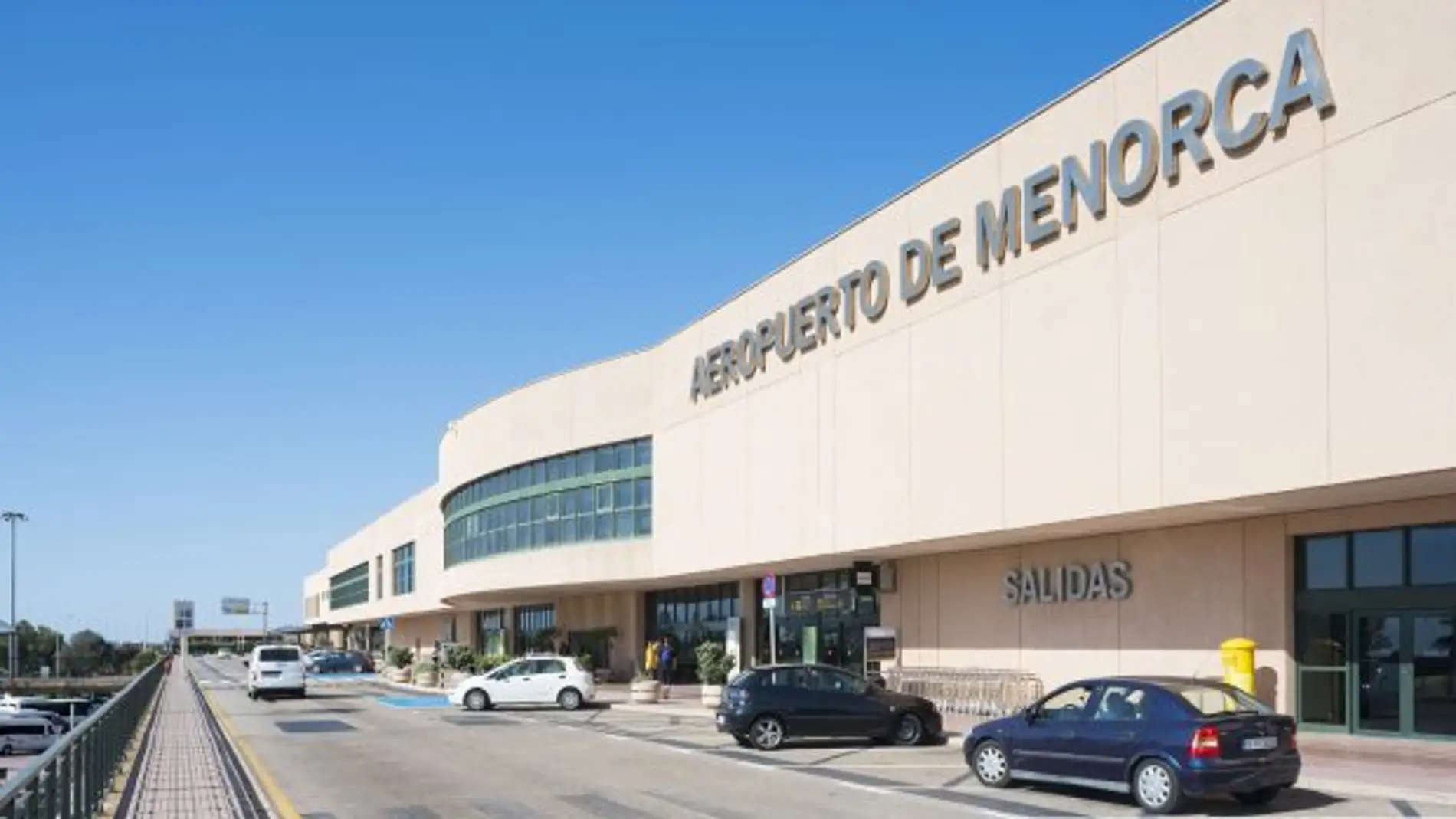Imagen del Aeropuerto de Menorca en verano. 