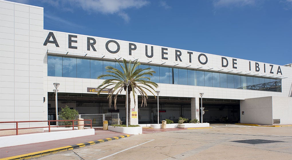 Un detenido por la falsa alarma de bomba que ha paralizado el aeropuerto de Ibiza Un detenido por la falsa alarma de bomba que ha paralizado el aeropuerto de Ibiza