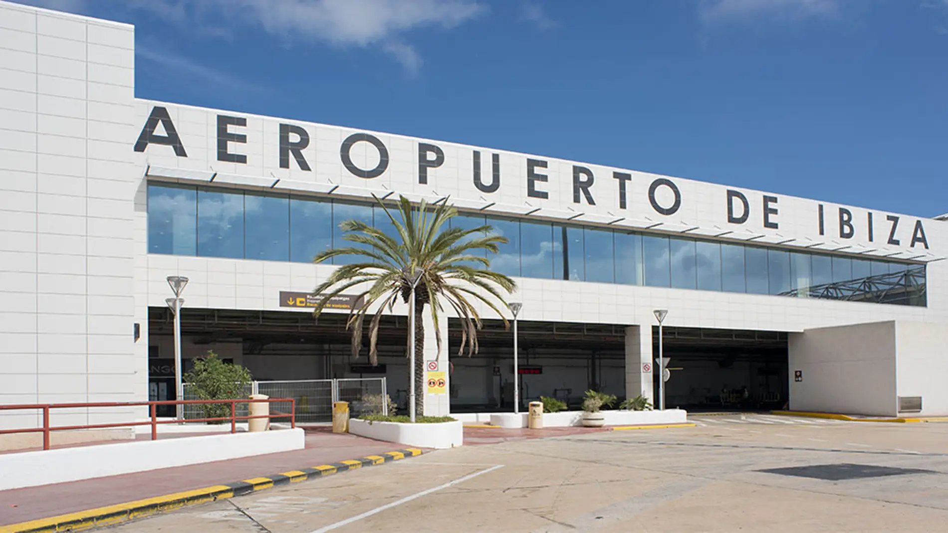 Imagen de archivo de aeropuerto de Ibiza. 