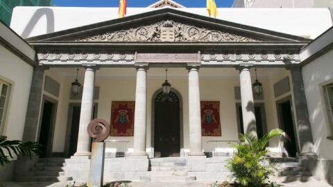 Fachada del Parlamento de Canarias